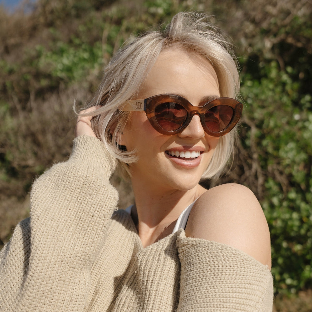 STEVIE MOCHA l Grey Lens l White Maple Arms - Soek Fashion Eyewear Europe