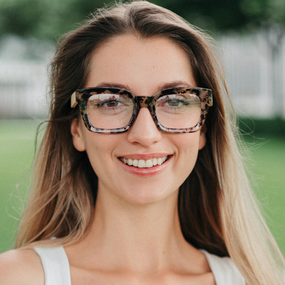 Magnifying Reader l ZAHRA OPAL TORT - Soek Fashion Eyewear Europe
