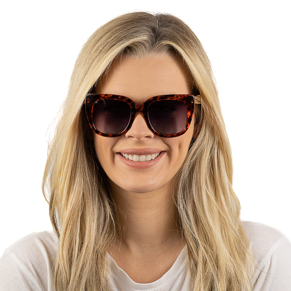RIVIERA TORTOISE  Black Graduated Lens l Walnut Arms - Soek Fashion Eyewear Europe