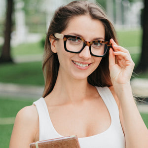 ZAHRA TOFFEE l Wooden Blue Light Magnifying Reader - Soek Fashion Eyewear Europe
