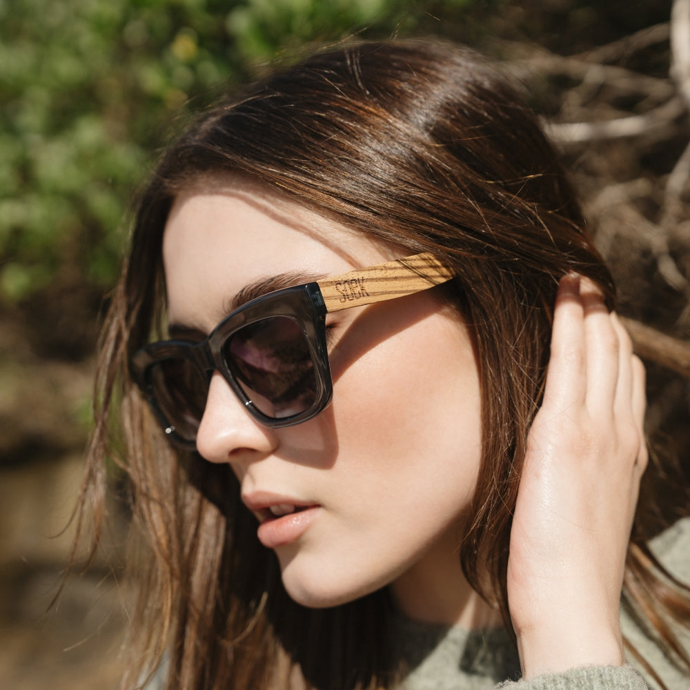 MORGAN INDIGO l Grey Lens l Walnut Arms - Soek Fashion Eyewear Europe