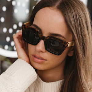 SUNGLASS READER l ZAHRA TOFFEE l UV 400 Magnifying Reader - Soek Fashion Eyewear Europe