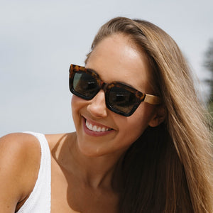 SUNGLASS READER l ZAHRA TOFFEE l UV 400 Magnifying Reader - Soek Fashion Eyewear Europe