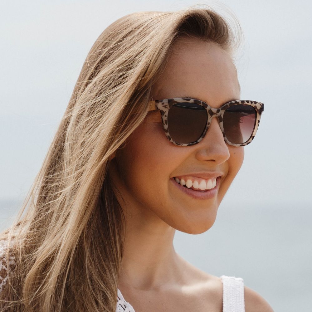 LILA GRACE IVORY TORTOISE l Brown Lens l White Maple Arms - Soek Fashion Eyewear Europe