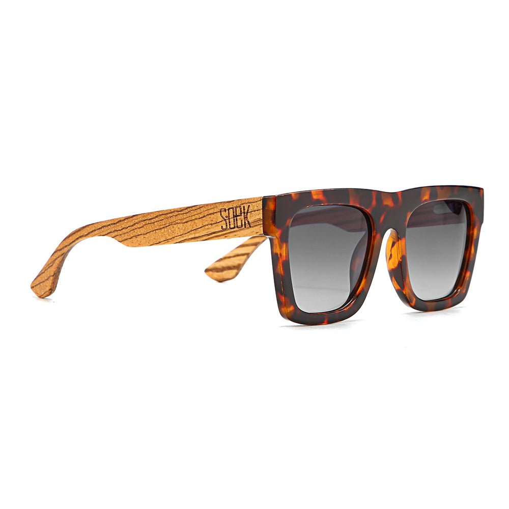 ROCCO TORT l Black Polarised Lens l Walnut Arms - Soek Fashion Eyewear Europe