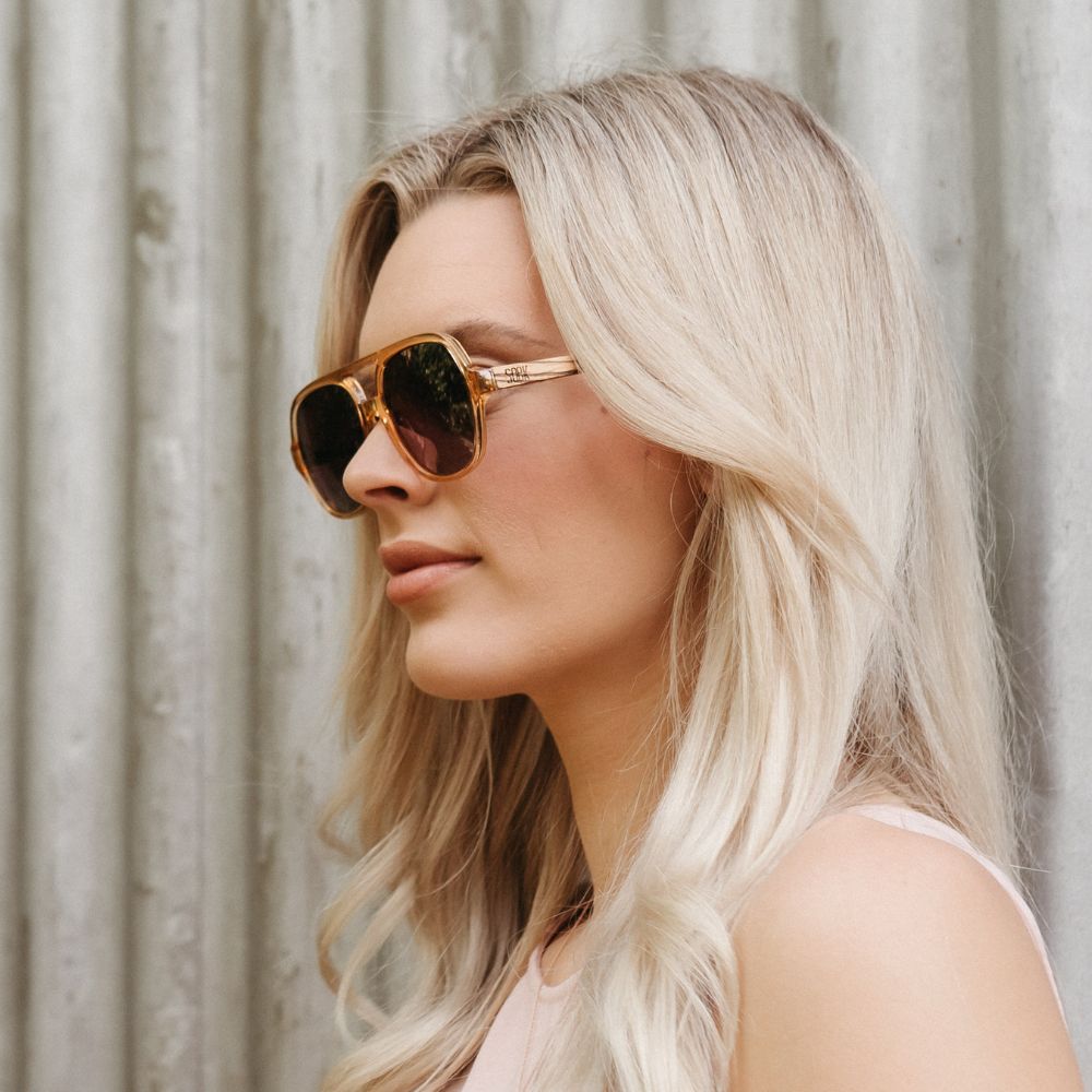 BILLY CLEAR BROWN  Brown Gradient Lens l Walnut Wood Arms - Soek Fashion Eyewear Europe