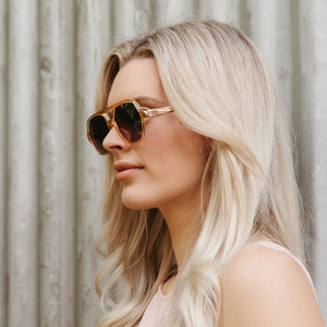 BILLY CLEAR BROWN  Brown Gradient Lens l Walnut Wood Arms - Soek Fashion Eyewear Europe
