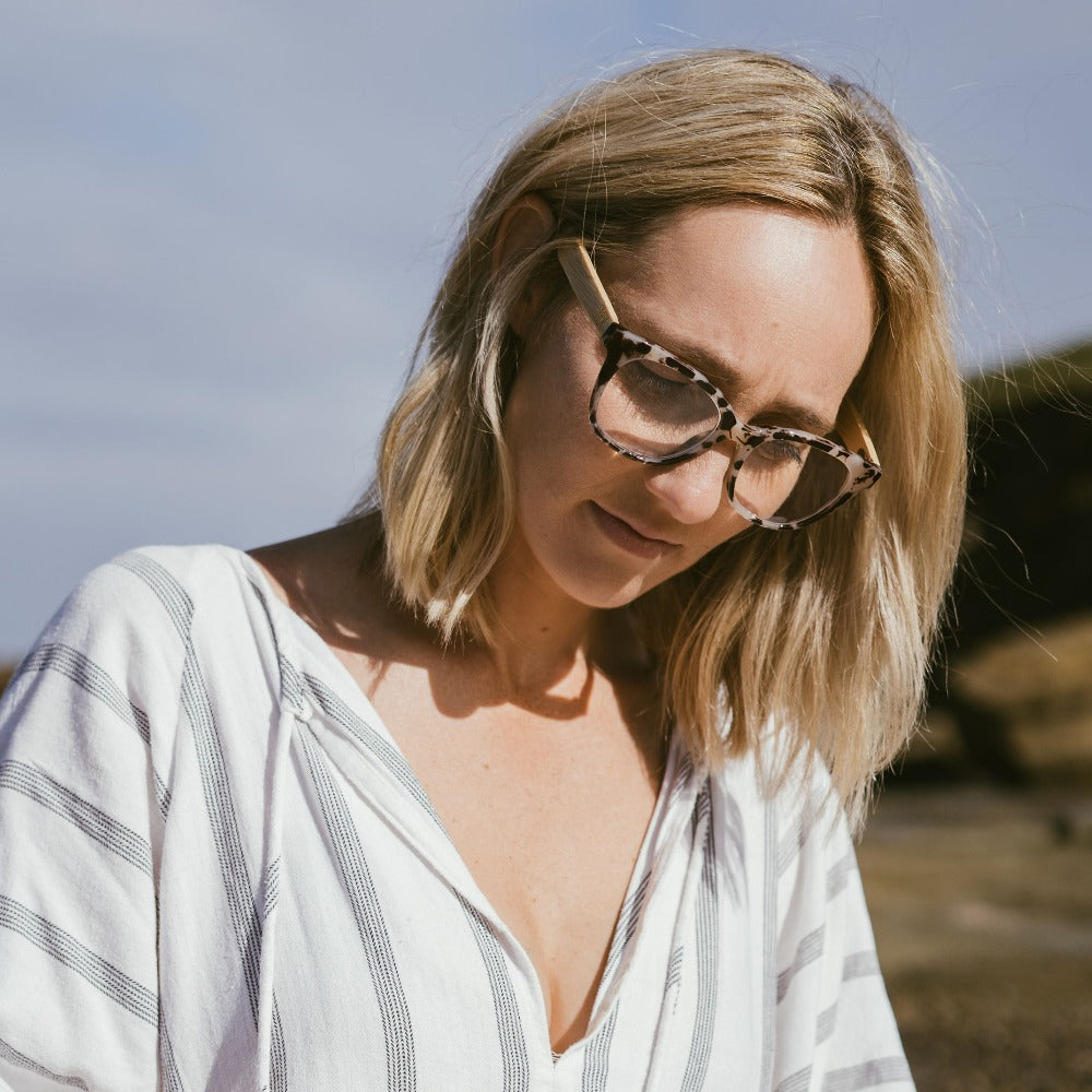 Magnifying Reader l LILA GRACE IVORY - Soek Fashion Eyewear Europe