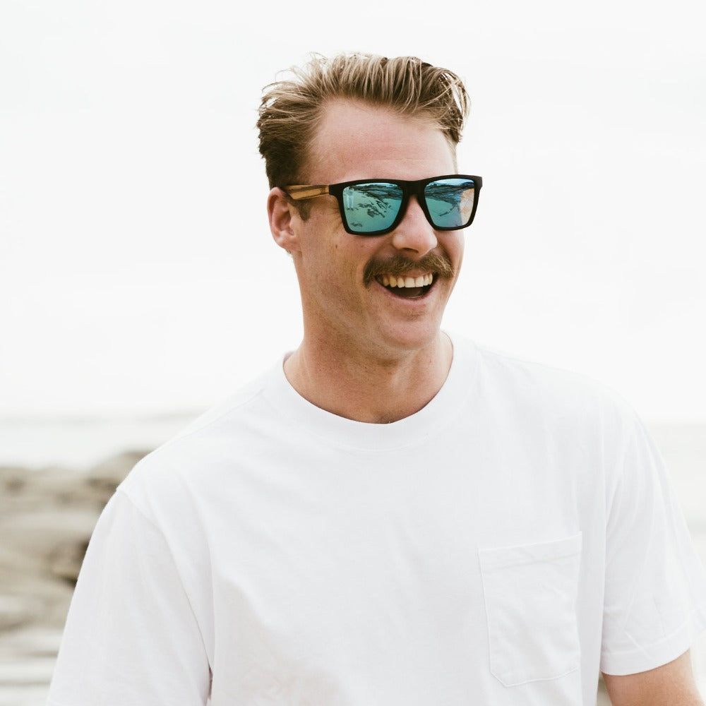 FORRESTERS l Blue Reflective Lens l Walnut Arms - Soek Fashion Eyewear Europe