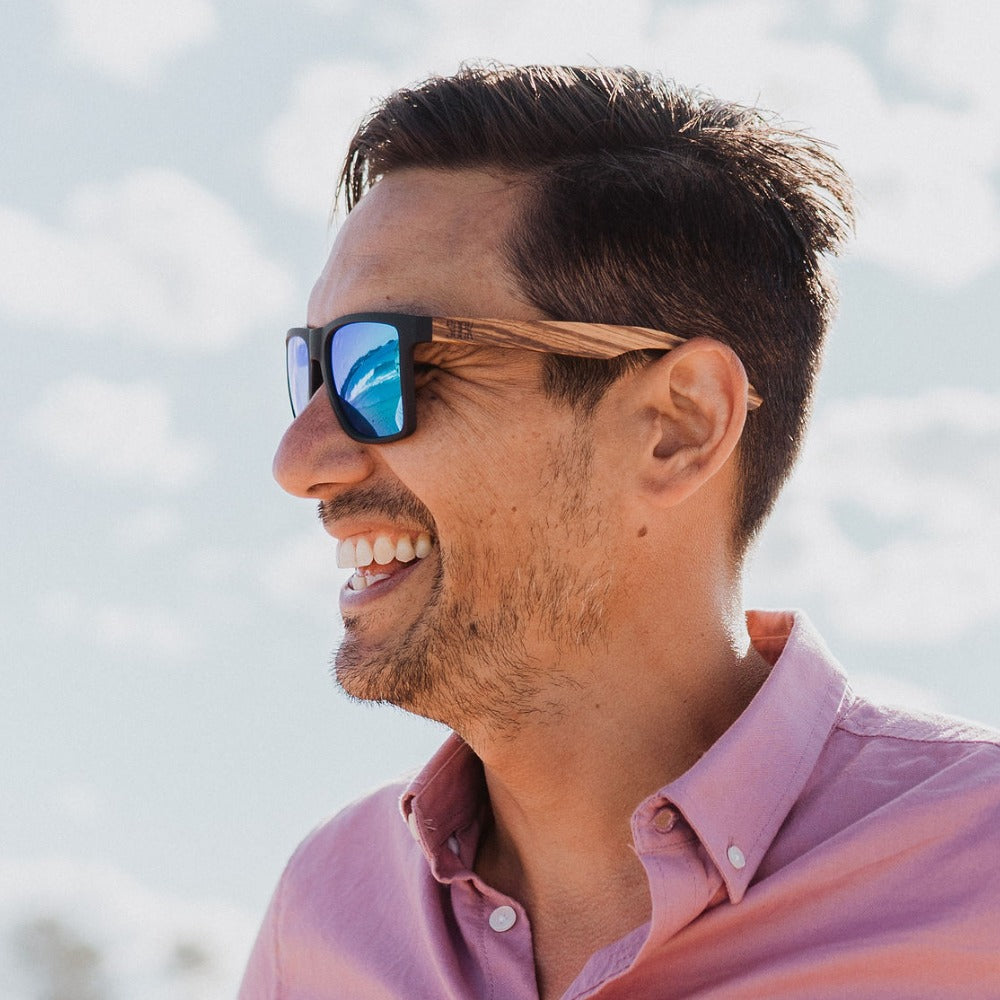 FORRESTERS l Blue Reflective Lens l Walnut Arms - Soek Fashion Eyewear Europe