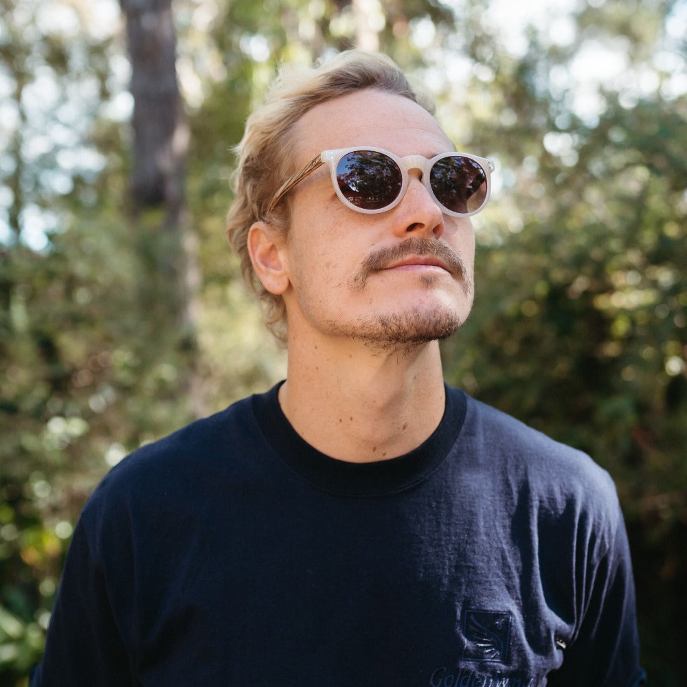 FRASER Brown Polarised Lens l Walnut Arms - Soek Fashion Eyewear Europe