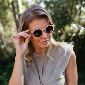 FRASER Brown Polarised Lens l Walnut Arms - Soek Fashion Eyewear Europe