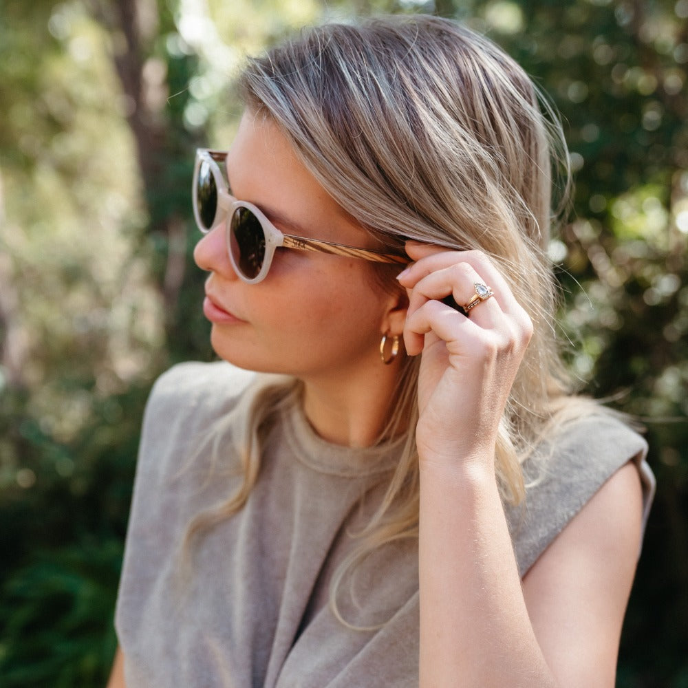 FRASER Brown Polarised Lens l Walnut Arms - Soek Fashion Eyewear Europe