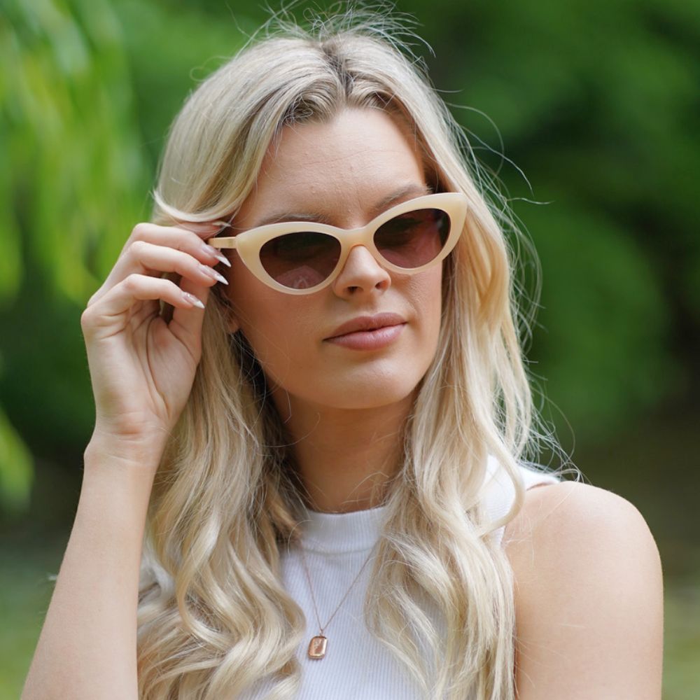 SAVANNAH NUDE Brown Gradient Lens l White Maple Arms - Soek Fashion Eyewear Europe