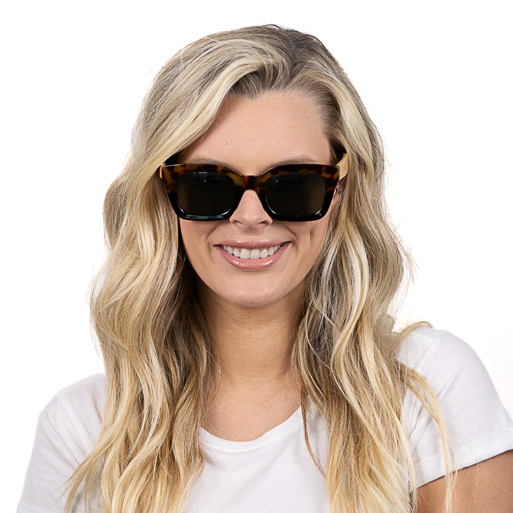 SUNGLASS READER l ZAHRA TOFFEE l UV 400 Magnifying Reader - Soek Fashion Eyewear Europe