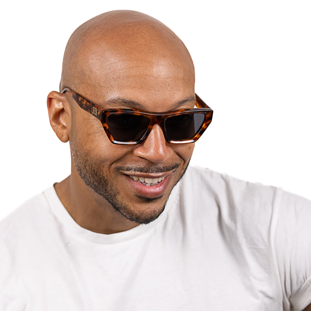 BEYOND SUNKISSED - Bio Acetate Tortoise Frame l Black Polarised Lens - Soek Fashion Eyewear Europe