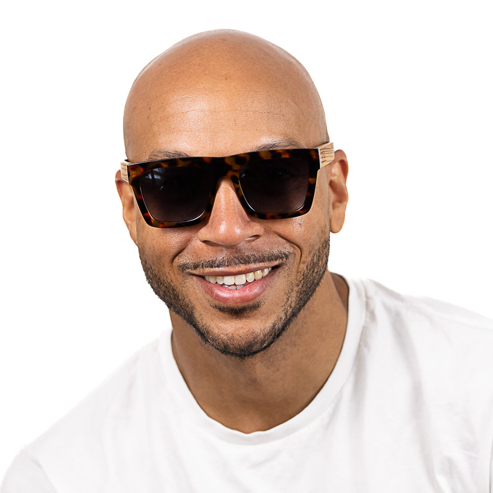 ROCCO TORT l Black Polarised Lens l Walnut Arms - Soek Fashion Eyewear Europe