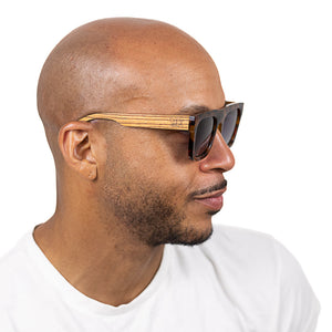 ROCCO TORT l Black Polarised Lens l Walnut Arms - Soek Fashion Eyewear Europe