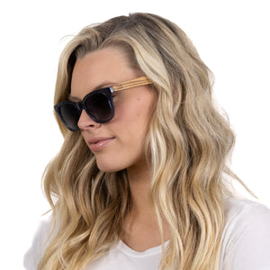 LILA GRACE MIDNIGHT BLUE l Smokey Gradient Lens l Walnut Arms - Soek Fashion Eyewear Europe