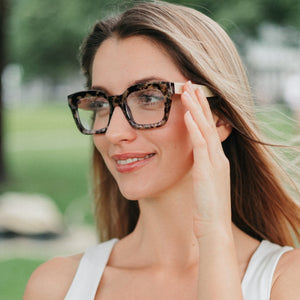 Magnifying Reader l ZAHRA OPAL TORT - Soek Fashion Eyewear Europe