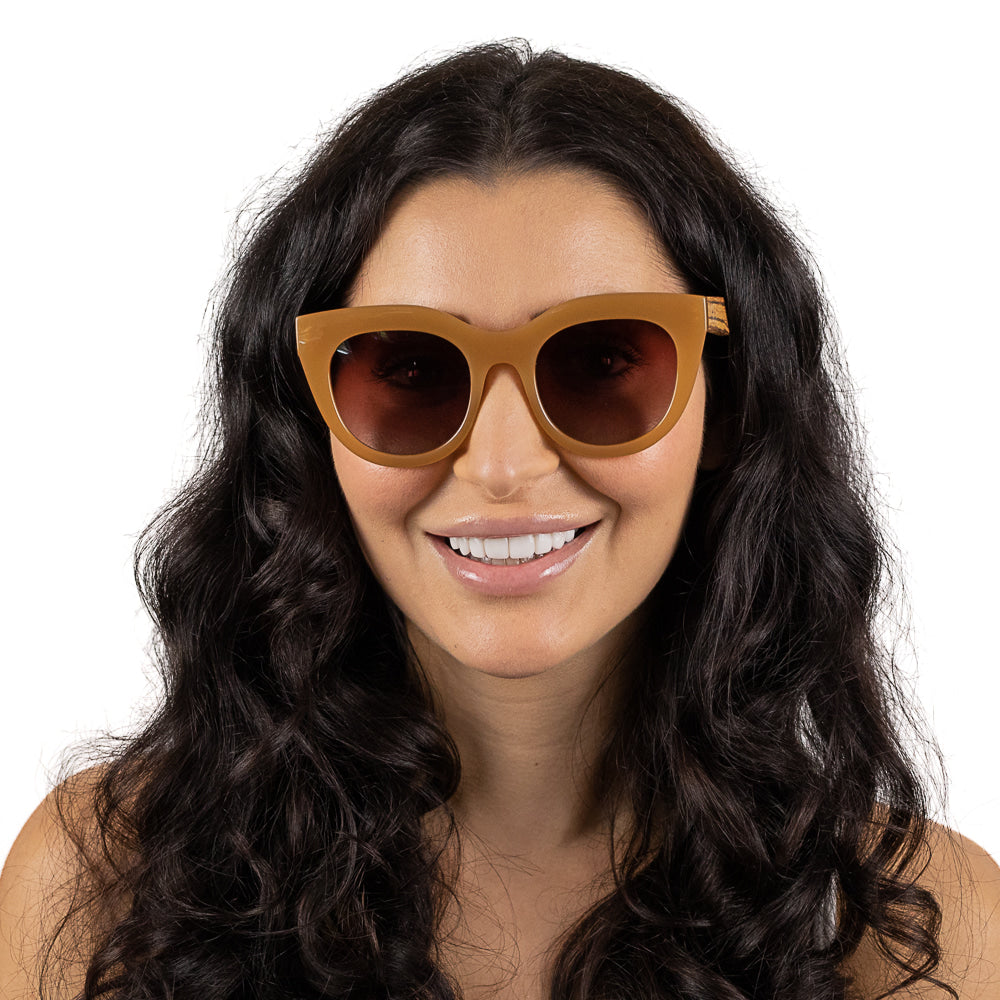 MILLA CARAMEL Brown Gradient Lens l Walnut Arms - Soek Fashion Eyewear Europe