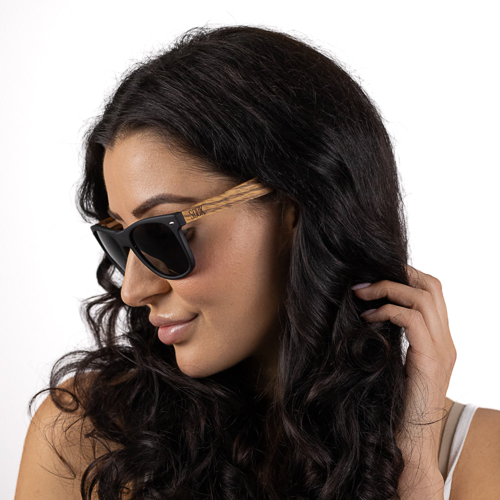 BALMORAL Black Lens l Walnut Arms - Soek Fashion Eyewear Europe