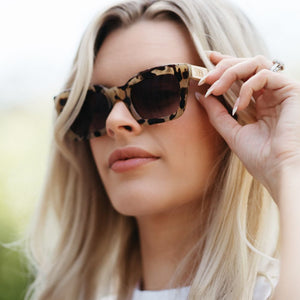 ZAHRA OPAL TORT l Brown Graduated l White Maple Arms - Soek Fashion Eyewear Europe